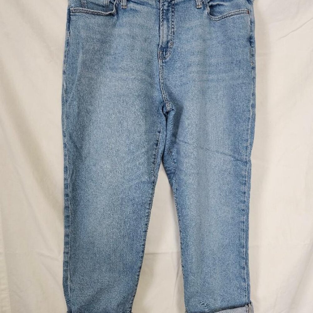 a.n.a.  Mid-rise Boyfriend cut jeans